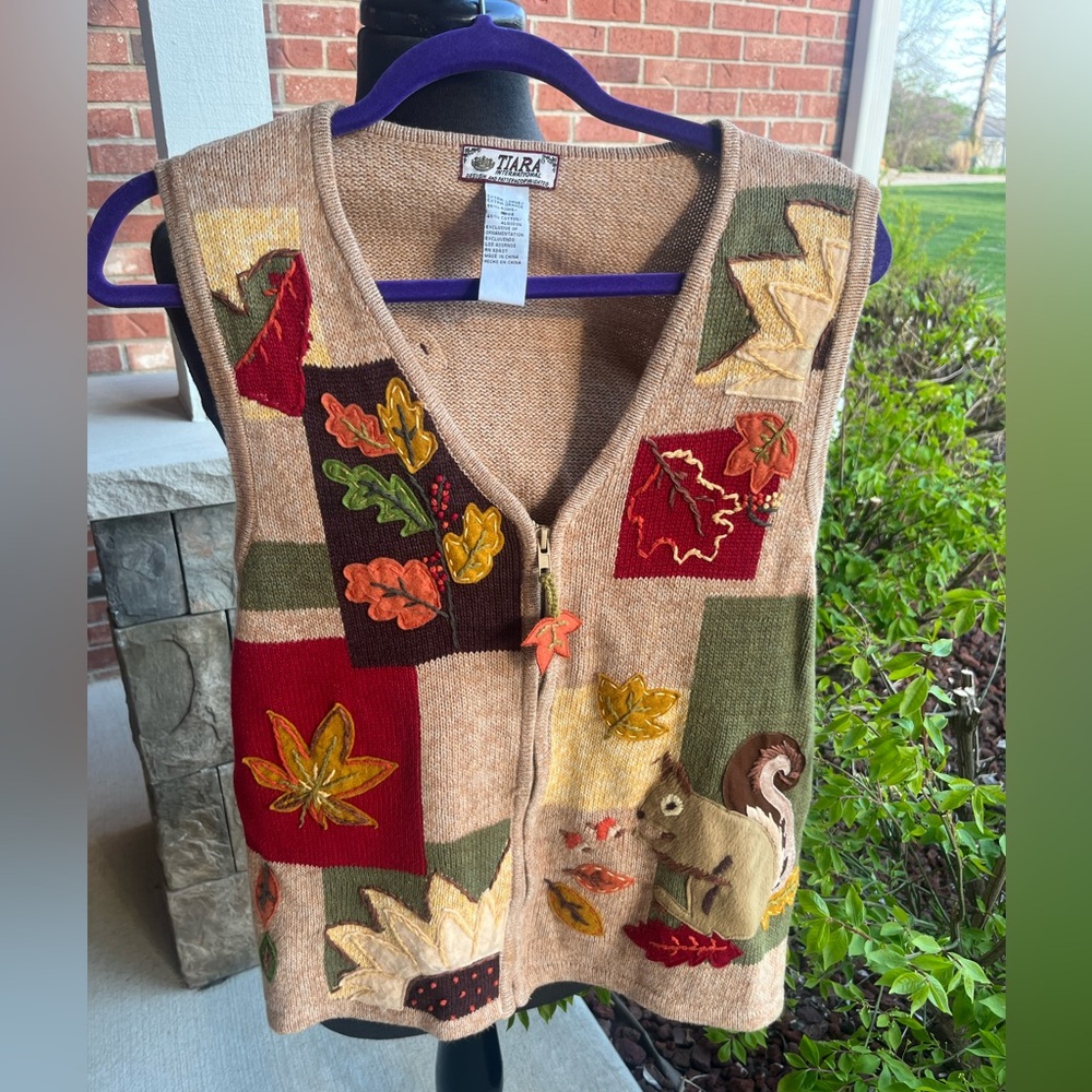 Nice XL Tiara International fall knit vest vintage squirrel ladies